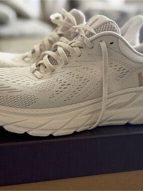 Hoka One One  Clifton Men’s Size 9 Running Shoes - Cream/White